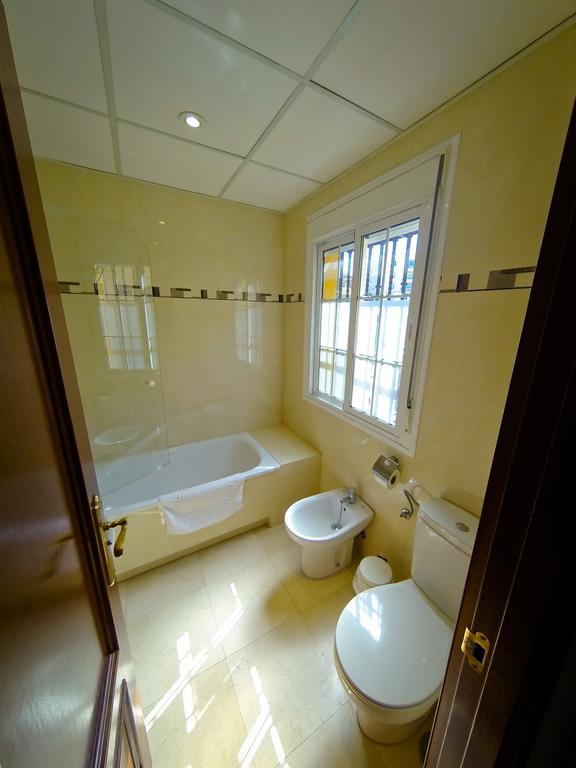 Chambre Double ou Lits Jumeaux avec Salle de Bains Privative